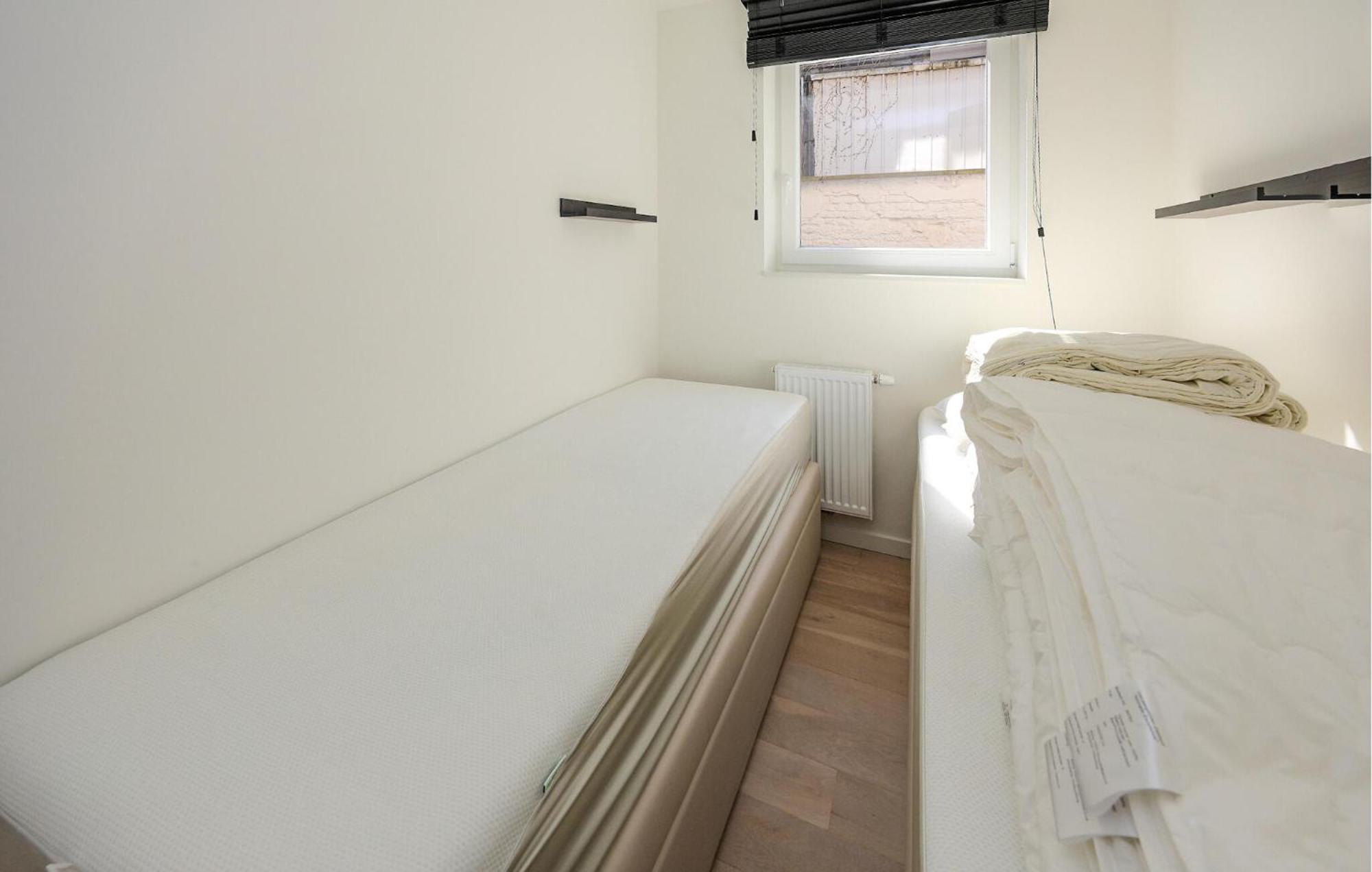 Appartement Awesome In With Wifi